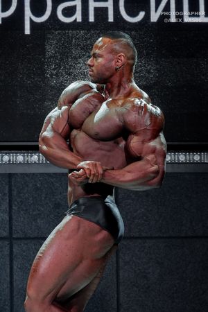 CLASSIC PHYSIQUE